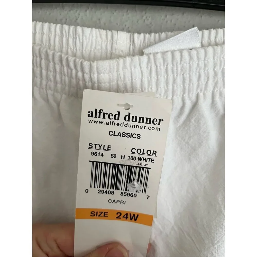 Alfred Dunner Woman White Elastic Waist Cotton Capri Pant, Size 24W